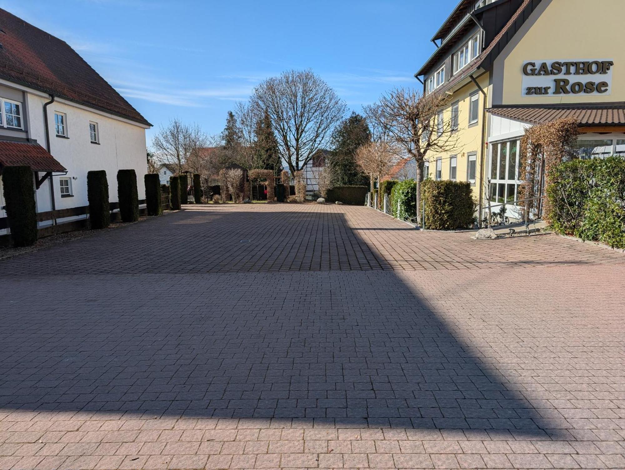 Hotel-Gasthof Zur Rose Weissenhorn Exterior photo