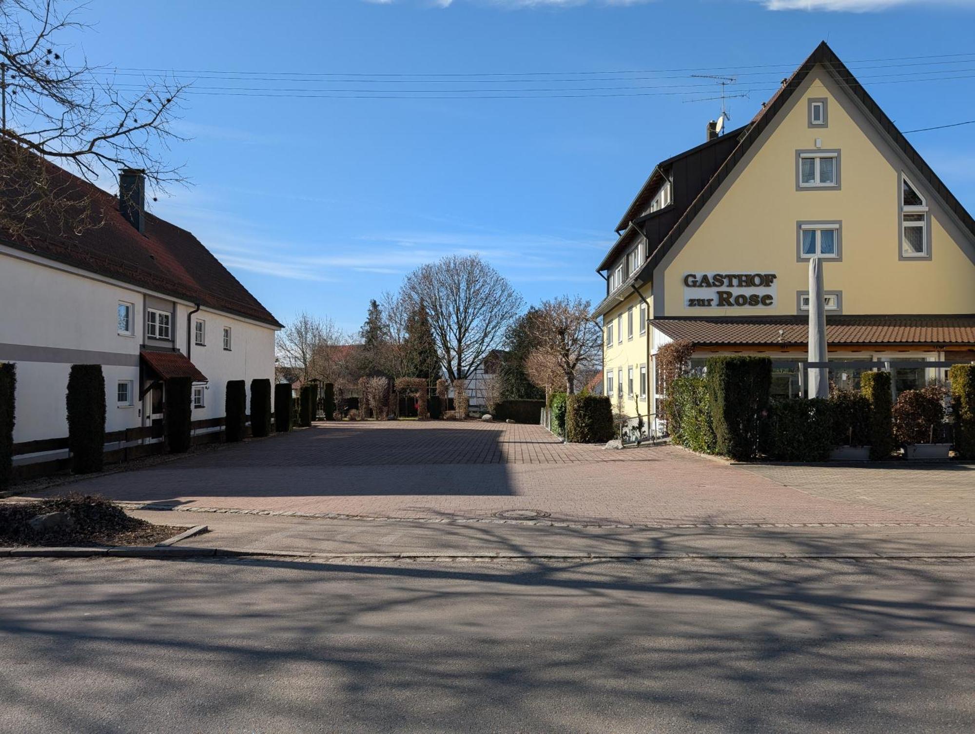 Hotel-Gasthof Zur Rose Weissenhorn Exterior photo