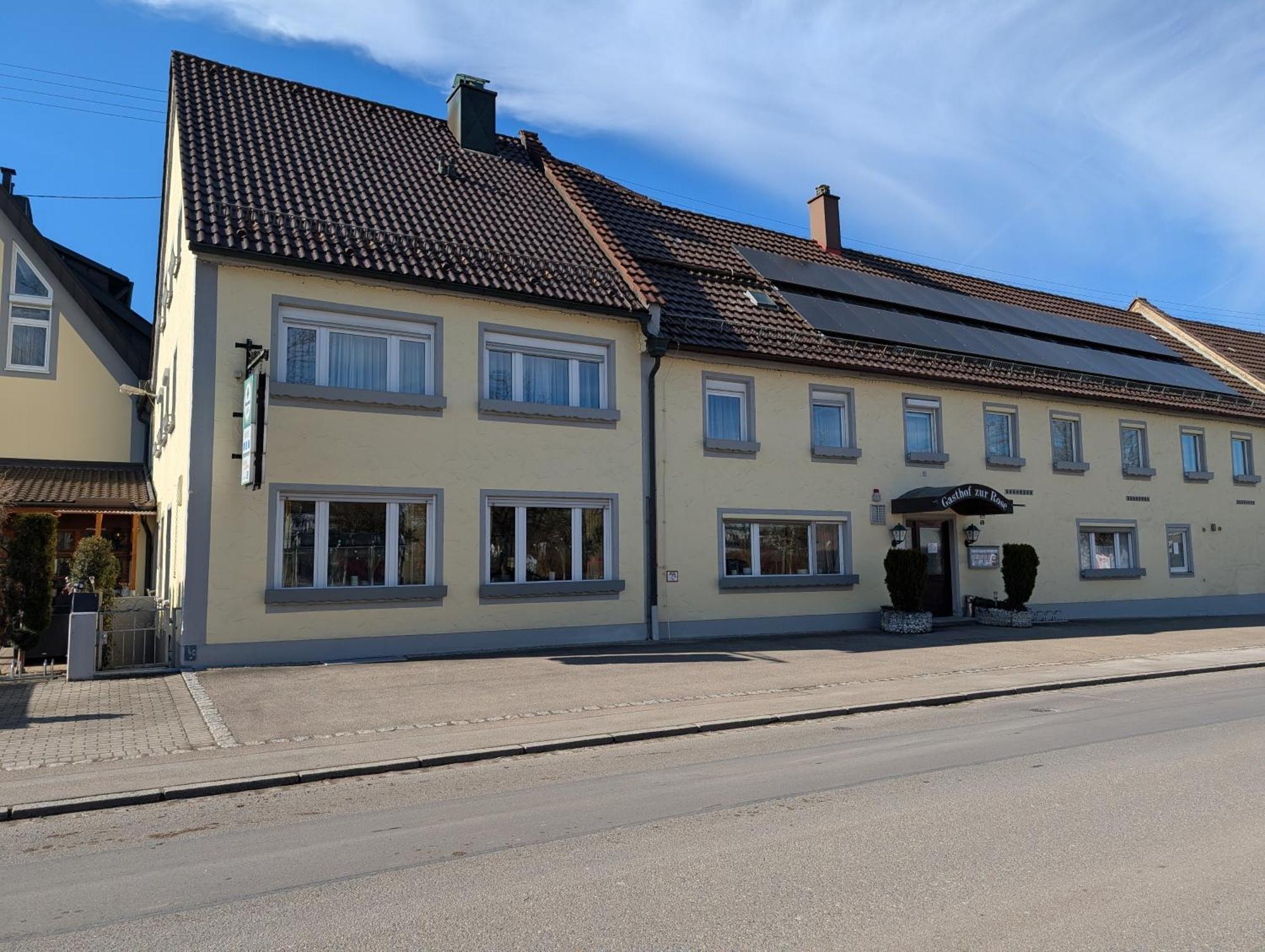 Hotel-Gasthof Zur Rose Weissenhorn Exterior photo